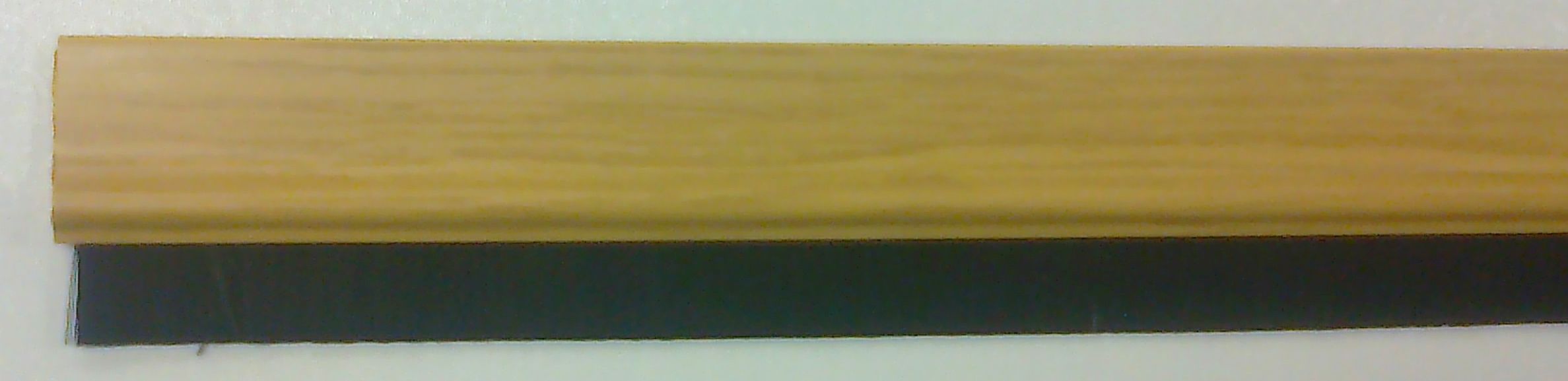 Kartáčová těsnící lišta na dveře dub (88015)